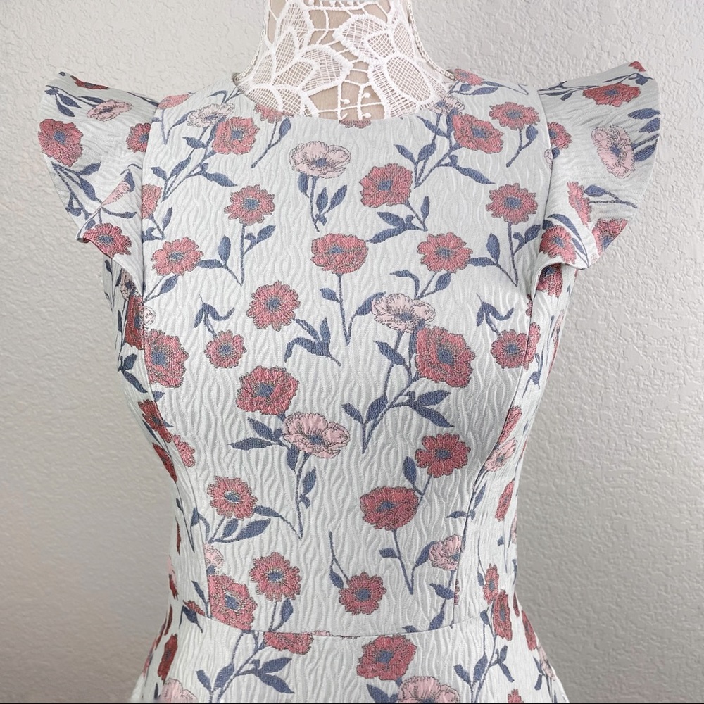 Gal Meets Glam Lola Dancing Daisy Jacquard Dress - Picture 12 of 15